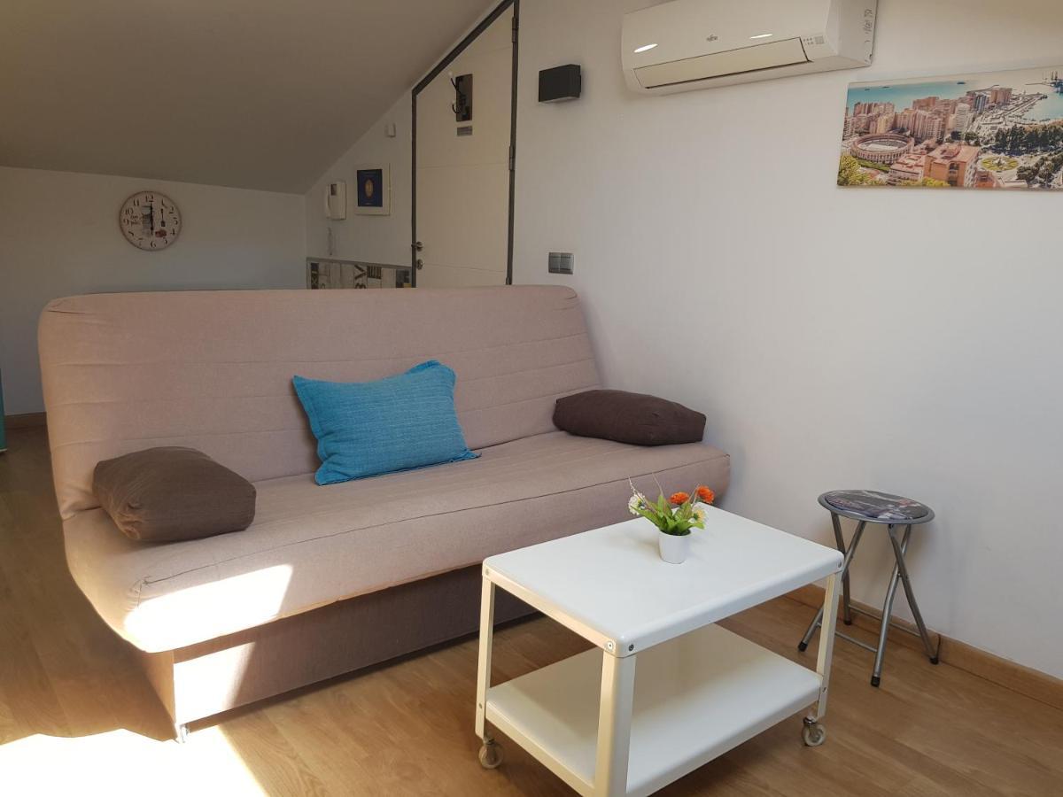 Apartamentos Momas La Casa De Mama Malaga Luaran gambar