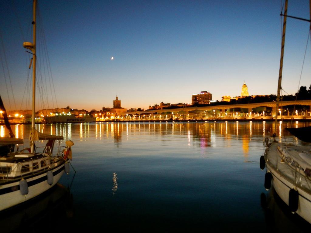 Apartamentos Momas La Casa De Mama Malaga Luaran gambar