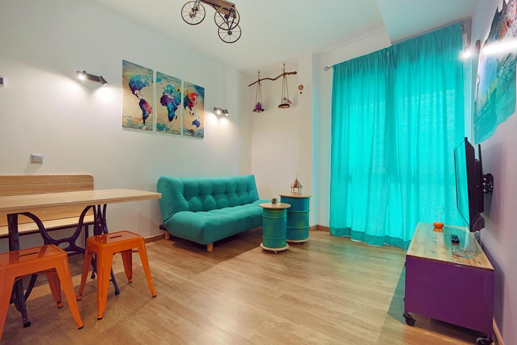 Apartamentos Momas La Casa De Mama Malaga Luaran gambar