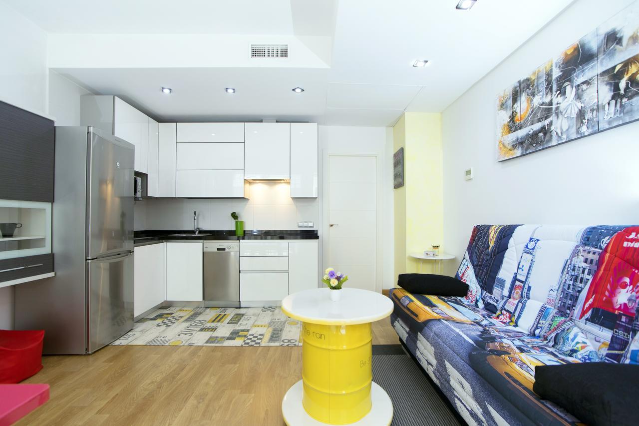 Apartamentos Momas La Casa De Mama Malaga Luaran gambar