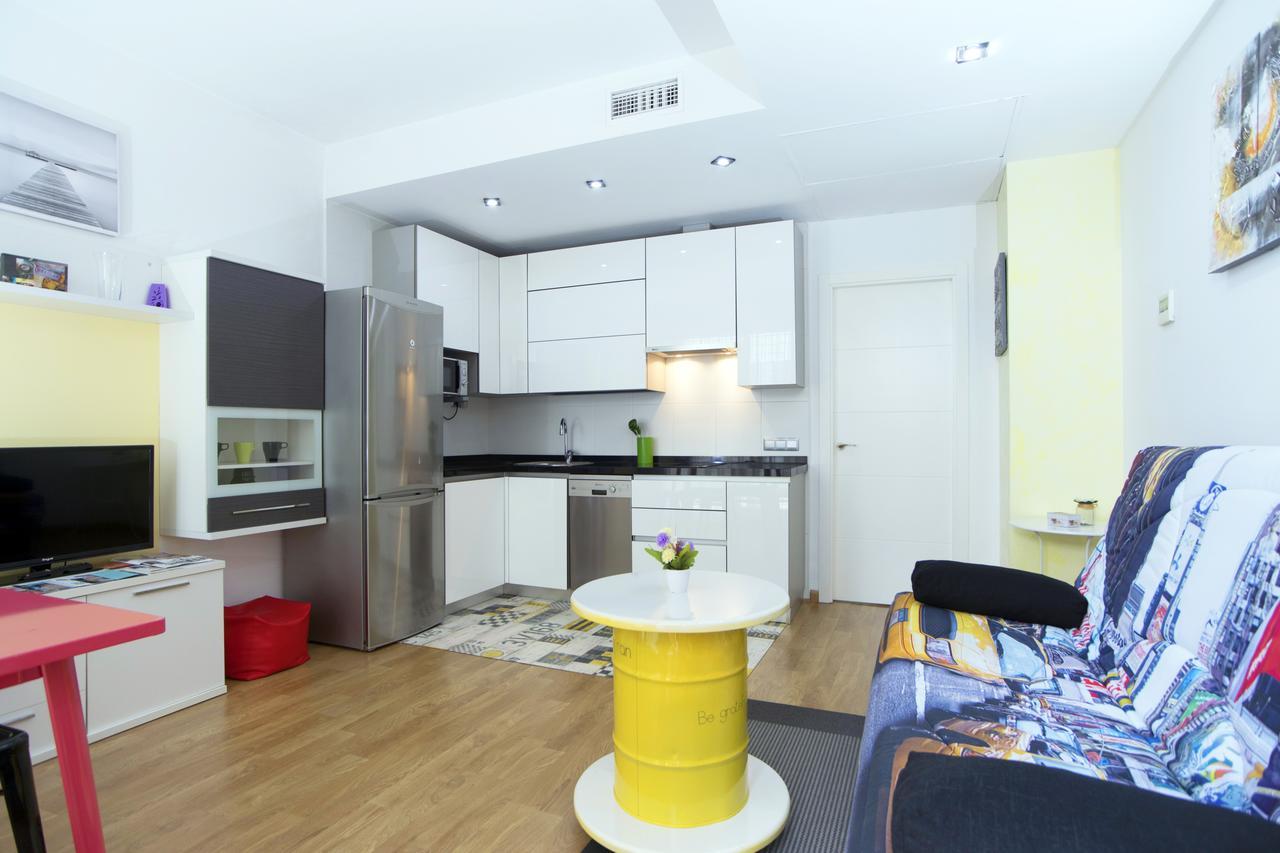 Apartamentos Momas La Casa De Mama Malaga Luaran gambar