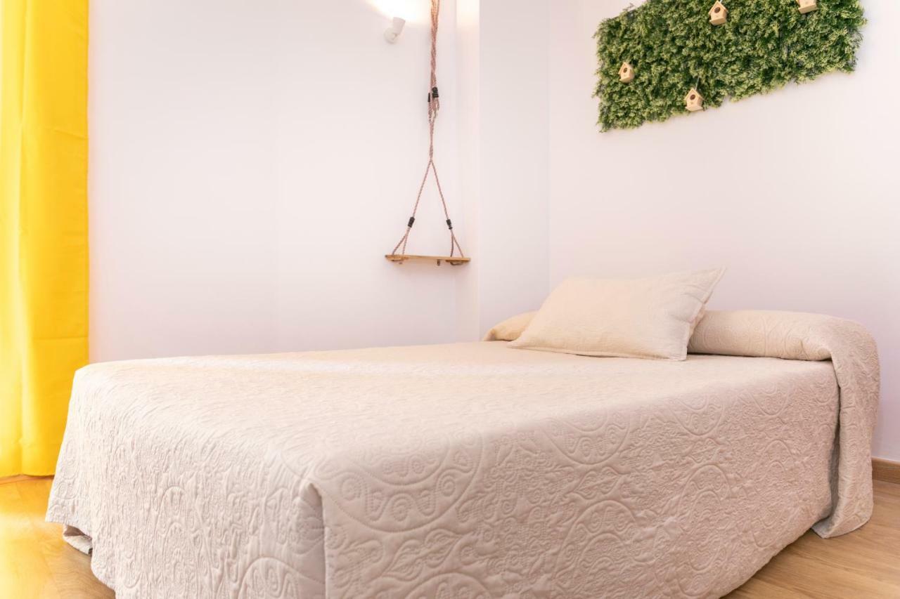 Apartamentos Momas La Casa De Mama Malaga Luaran gambar