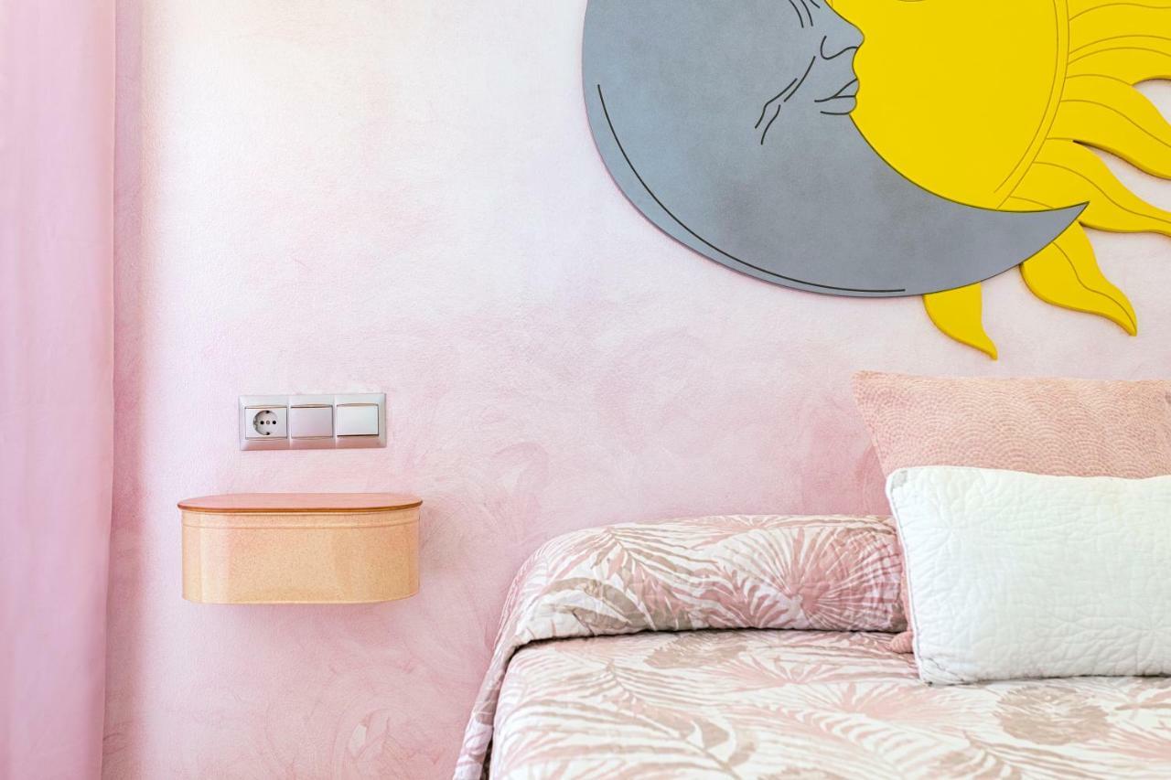 Apartamentos Momas La Casa De Mama Malaga Luaran gambar